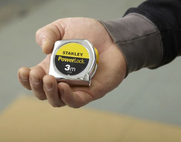 Рулетка вимірювальна Powerlock® довжиною 3 м, шириною 12,7 мм в хромованому пластмасовому корпусі STANLEY 0-33-238