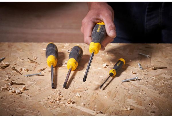 Викрутка Cushion Grip під шліц Ph3 з довжиною жала 150 мм STANLEY 0-64-949