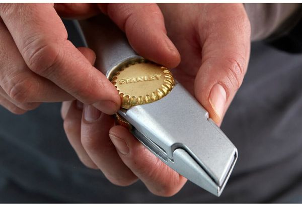 Ніж TITAN FB довжиною 175 мм з фіксованим лезом для оздоблювальних робіт STANLEY 1-10-550