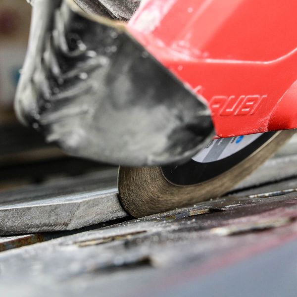 Круг алмазний вiдрiзний Distar 1A1R 200x1,4/1/1,6x25x25,4 Edge