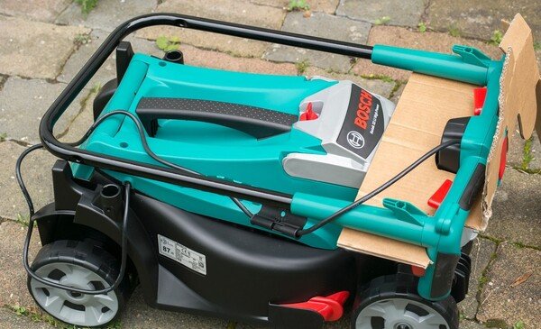 Газонокосарка Bosch Rotal 32 Li 36В (0.600.885.D06)