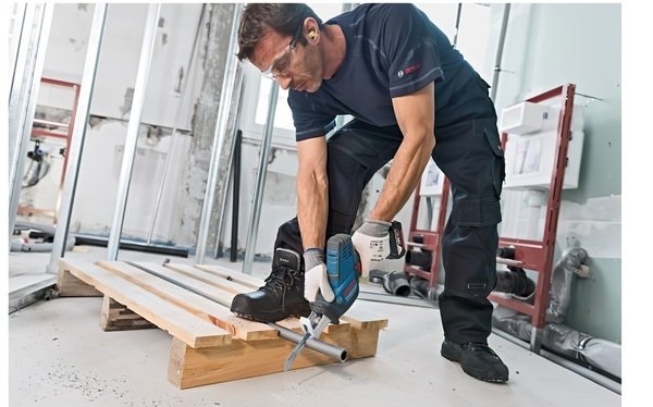 Акумуляторна шабельна пила Bosch GSA 18 V-LI C (без акумулятора і зарядного пристрою)