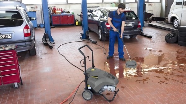 Мінімийка високого тиску Karcher HD 6 / 15-4 Classic (1.367-306.0)