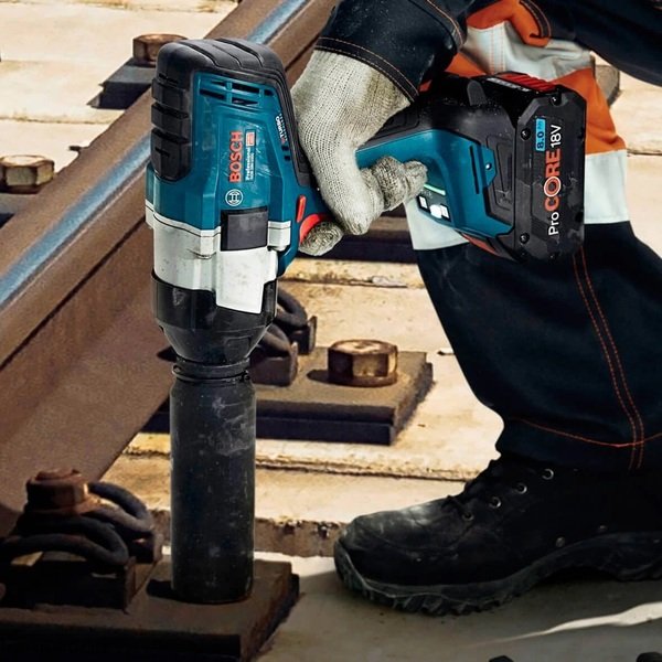 Гайковерт ударний Bosch GDS 18V-1000 (06019J8300)