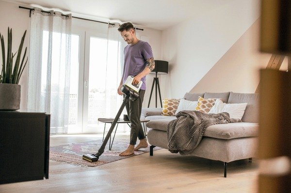 Акумуляторний пилосос Karcher VC 4 CORDLESS PREMIUM MYHOME 1.198-640.0