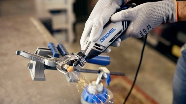 Багатофункціональний інструмент Dremel 4250 3-45, 45 насадок + вал.