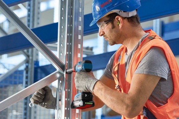 Акумуляторний ударний шуруповерт Bosch GDX 18V-200 C
