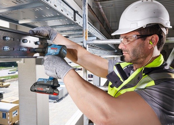 Акумуляторний ударний шуруповерт Bosch GDX 18V-200 C