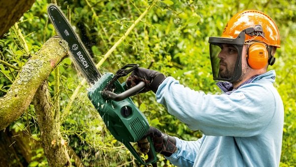 Пила ланцюгова Bosch UniversalChain 40 (0.600.8B8.402)