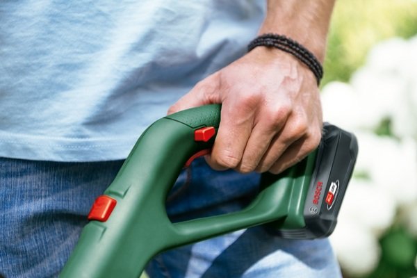 Тример садовий акумуляторний Bosch EasyGrassCut 18V-230 (0.600.8C1.A03)