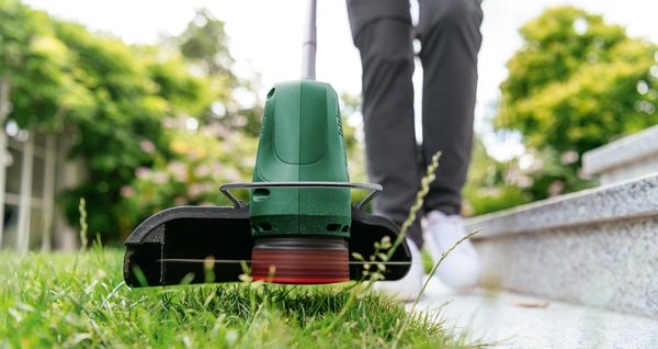 Тример садовий акумуляторний Bosch EasyGrassCut 18V-230 (0.600.8C1.A03)