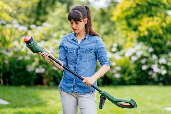 Тример садовий акумуляторний Bosch EasyGrassCut 18V-230 (0.600.8C1.A03)