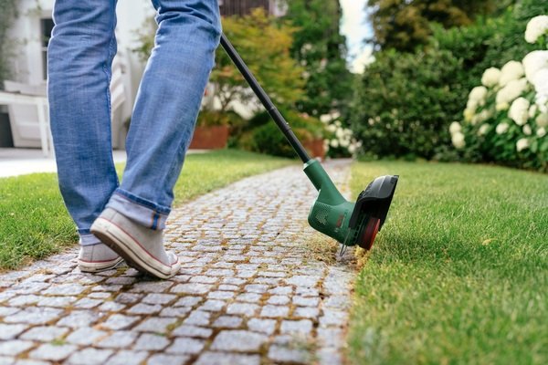 Тример садовий акумуляторний Bosch EasyGrassCut 18V-230 (0.600.8C1.A03)