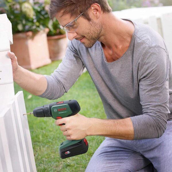 Шуруповерт-дриль Bosch UniversalDrill 18V, 2x1.5Аг, 40Нм (0.603.9D4.002)