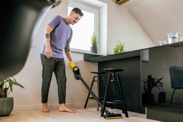 Акумуляторний пилосос Karcher VC 4 CORDLESS MYHOME 1.198-620.0