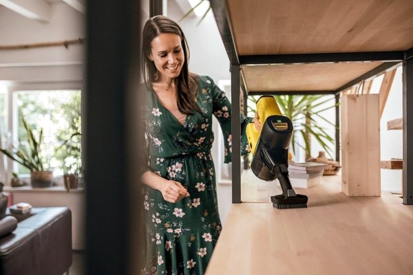 Акумуляторний порохотяг Karcher VC 6 CORDLESS OURFAMILY 1.198-660.0