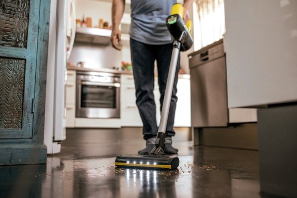 Акумуляторний порохотяг Karcher VC 6 CORDLESS OURFAMILY 1.198-660.0