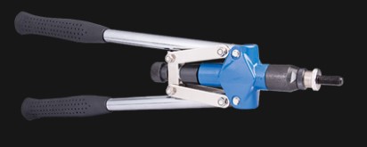 Заклепочний пістолет для різьбових закльопок