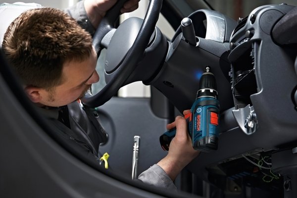 Акумуляторний дриль-шуруповерт Bosch Professional GSR 12V-15, 4Ah + 2Ah + Набір біт + свердла, в кейсі (0.615.990.G6L)