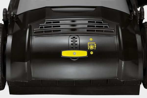 Підмітальна машина Karcher KM 70/20 (1.517-107.0)