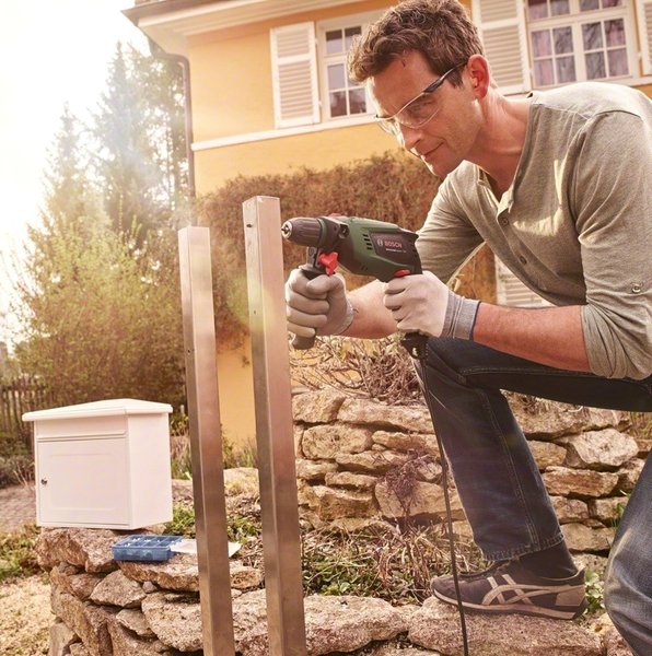 Дриль ударний Bosch UniversalImpact 700 (0.603.131.020)