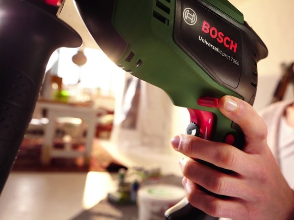 Дриль ударний Bosch UniversalImpact 700 (0.603.131.020)