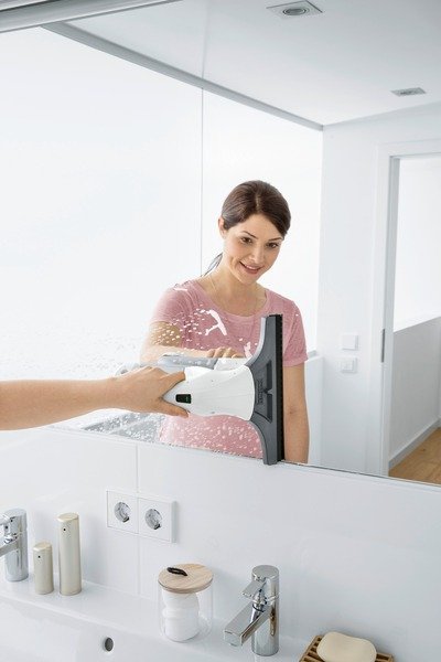 Пилосос для миття вікон Karcher WV 1 Plus white (1.633-202.0)