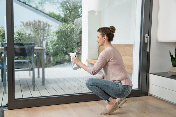 Пилосос для миття вікон Karcher WV 1 Plus white (1.633-202.0)