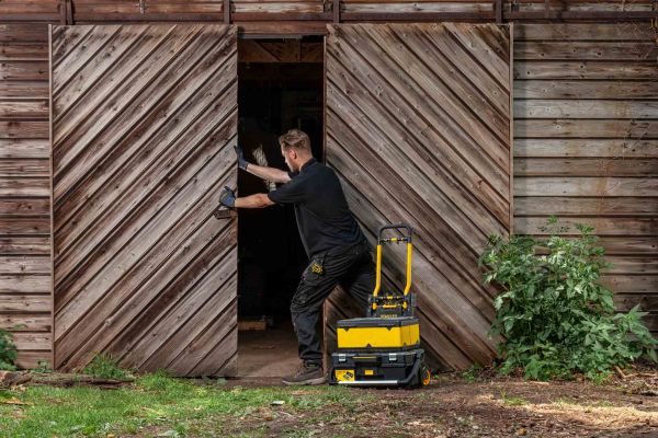 Візок з платформою складський STANLEY SXWTD-FT585 для переміщення вантажів на сладі 70/137 кг