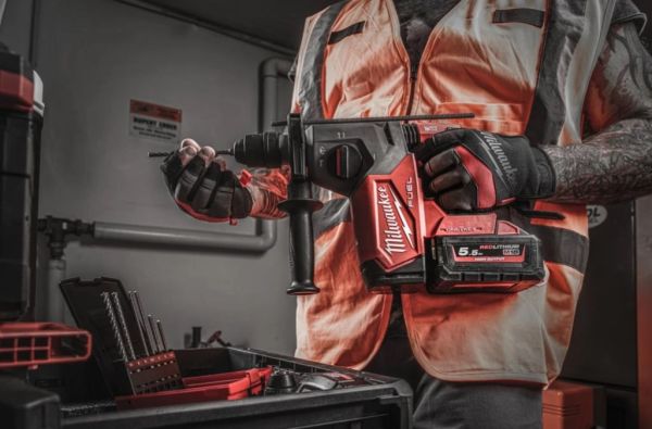 Акк. SDS-Plus перфоратор M18 ONE FHX-552X FUEL (Li-Ion 5.5 Ач)