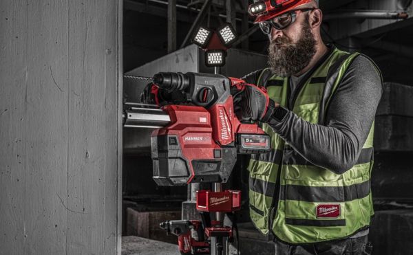 Акк. SDS-Plus перфоратор с системой пылеудаления M18 ONE FHX DEL-552C FUEL (Li-Ion 5.5 Ач)