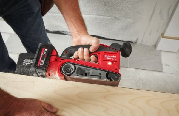 Шліфмашина стрічкова акумуляторна MILWAUKEE, M18 FBTS75-0