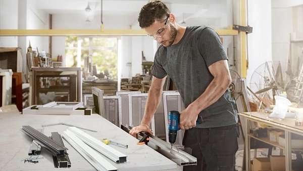 Акумуляторний ударний дриль-шуруповерт Bosch GSB 120 LI (2x2 А/год) Кейс + Набір біт + свердла (0.601.9G8.102)