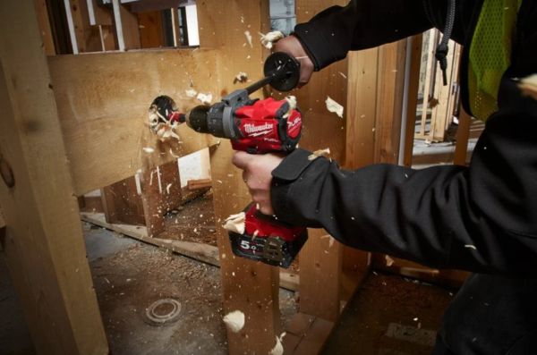 Дриль-шурупокрут акумуляторний MILWAUKEE, M18 FDD2-502X,135Нм (+ заряд.пристрій, 2 акум.Х 5Аг, HDкей