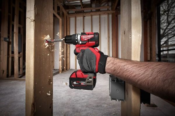 Дриль-шурупокрут акумуляторний безщітковий MILWAUKEE M18 CBLDD-0 60Нм