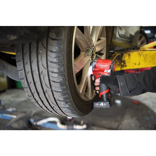 Гайкокрут акумуляторний 1/2" MILWAUKEE, M12 FIWF12-422X, 339 Нм, (+ заряд.пристрій, 2 акум., HD кейс