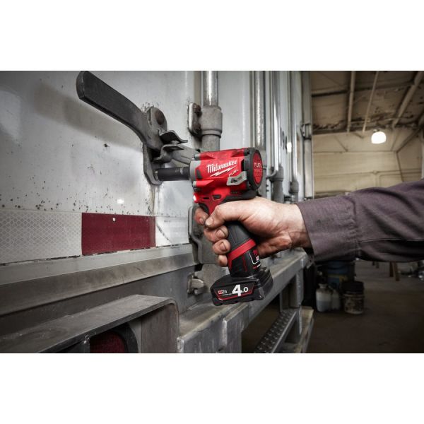 Гайкокрут акумуляторний 1/2" MILWAUKEE, M12 FIWF12-422X, 339 Нм, (+ заряд.пристрій, 2 акум., HD кейс