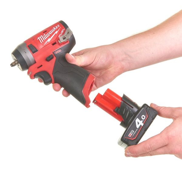Гайкокрут акумуляторний 1/4" MILWAUKEE, M12 FIW14-0, 136 Нм
