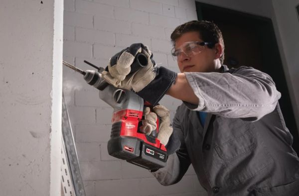 Аккумуляторный перфоратор MILWAUKEE HD18 H-402C 4933443468