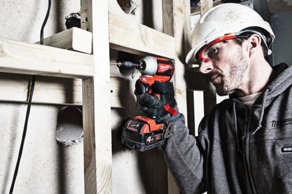 Гайкокрут акумуляторний безщітковий 1/4" HEX MILWAUKEE M18 CBLID-0 180Нм