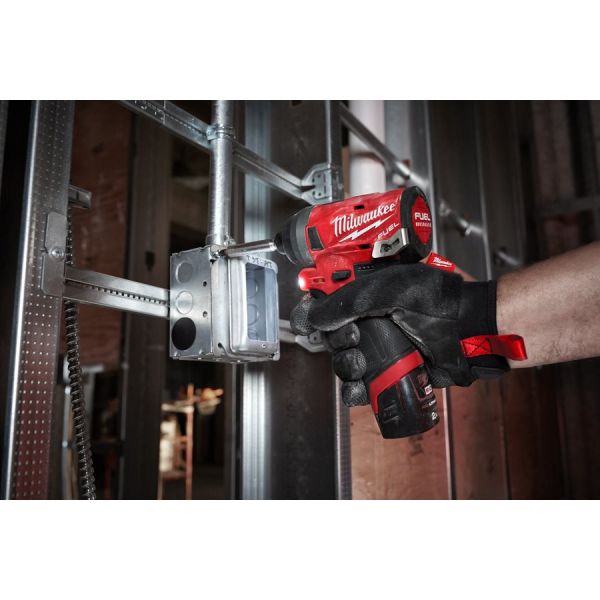 Гвинтокрут акумуляторний 1/4" HEX MILWAUKEE, M12 FID-202X, 147Нм (+ заряд.пристрій, 2 акум.Х 2Аг, HD