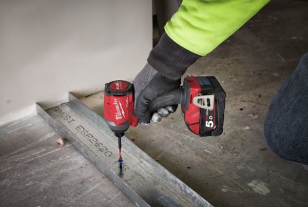 Гвинтокрут акумуляторний 1/4" HEX MILWAUKEE, M18 FID2-0X, 226Нм, (HD кейс)