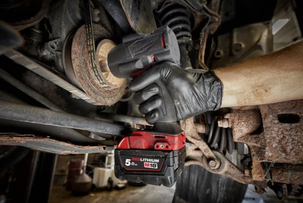 Гайковерт высокомоментный MILWAUKEE 3/8" M18 (745 Hm)  FMTIW2F38-0X