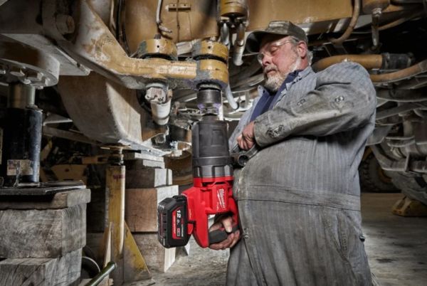 Гайкокрут високомоментний 1'' (2711 Нм) MILWAUKEE M18 FUEL ONEFHIWF1DS-121C (+ заряд.пристрій, акум., HD кейс)