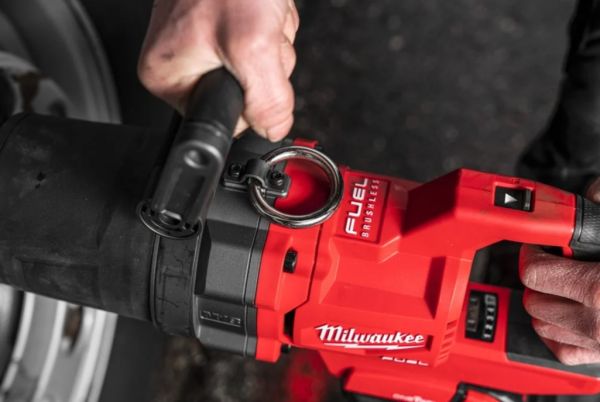 Гайкокрут високомоментний 1'' (2711 Нм) MILWAUKEE M18 FUEL ONEFHIWF1DS-121C (+ заряд.пристрій, акум., HD кейс)