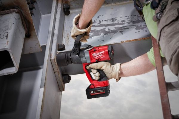 Гайкокрут високомоментний акумуляторний MILWAUKEE 1"(2400 Нм) M18 FUEL з фіксацією кільцем ONE-KEY (+ заряд.пристрій, 2 акум., H