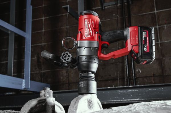 Гайкокрут високомоментний акумуляторний MILWAUKEE 1"(2400 Нм) M18 FUEL з фіксацією кільцем ONE-KEY (+ заряд.пристрій, 2 акум., H