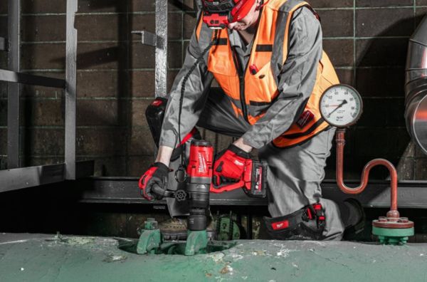 Гайкокрут високомоментний акумуляторний MILWAUKEE 1"(2400 Нм) M18 FUEL з фіксацією кільцем ONE-KEY (+ заряд.пристрій, 2 акум., H