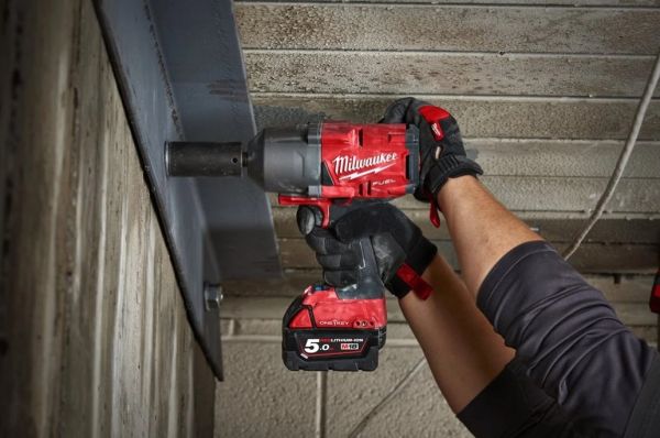 Гайкокрут високомоментний MILWAUKEE 1/2" (1491 Нм) M18 FUEL ONEFHIWP12-502X ONE-KEY