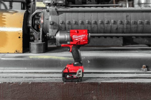 Гайкокрут високомоментний MILWAUKEE 1/2" (1491 Нм) M18 FUEL ONEFHIWP12-502X ONE-KEY